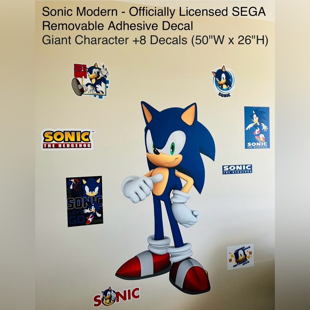 Sonic Fathead
Giant Character +8 Decals (50"W x 26"H)